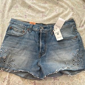 New-High waisted Levi shorts